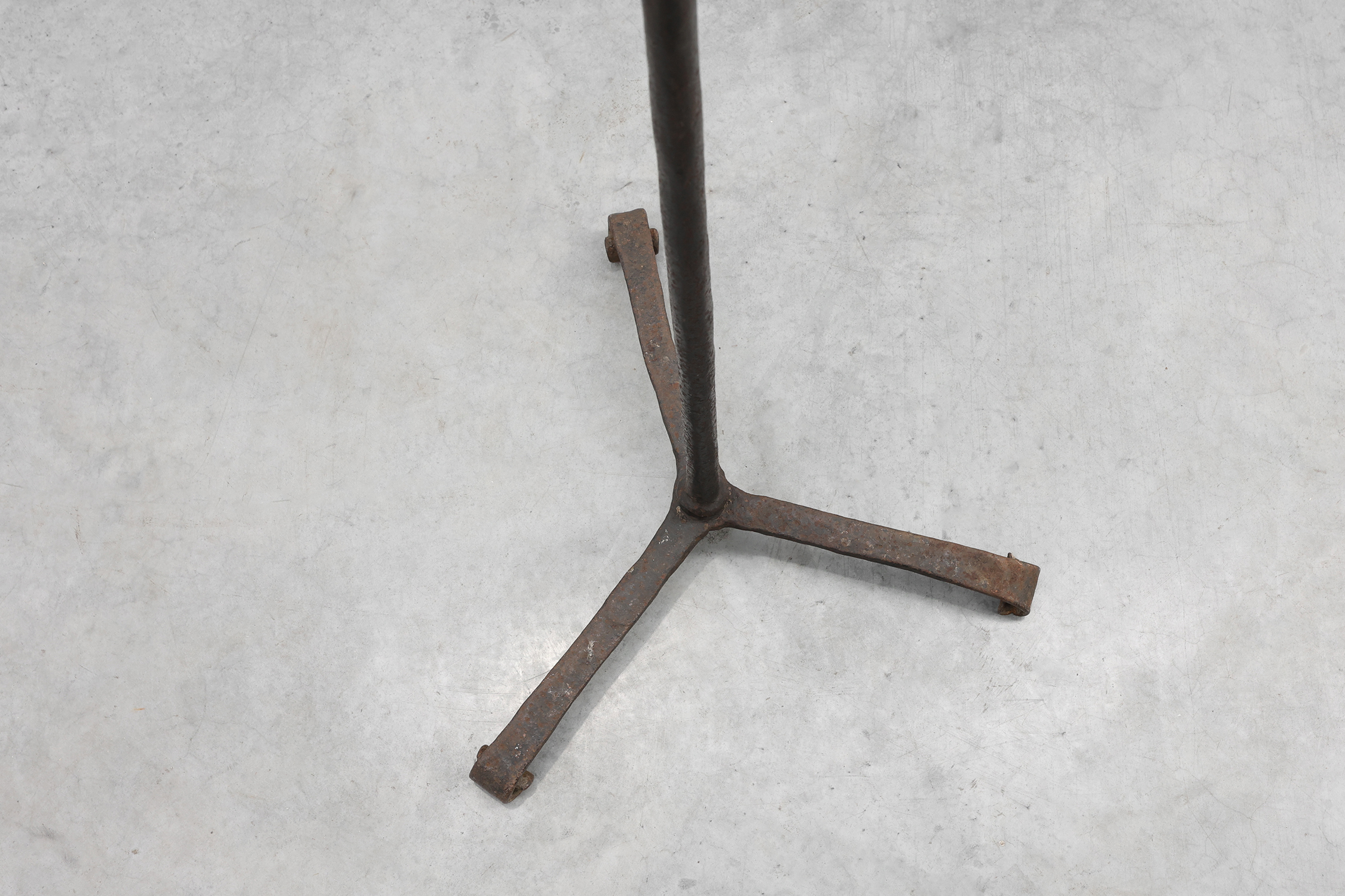 French hand-forged Iron Spike Stand or torchere, 15th century thumbnail